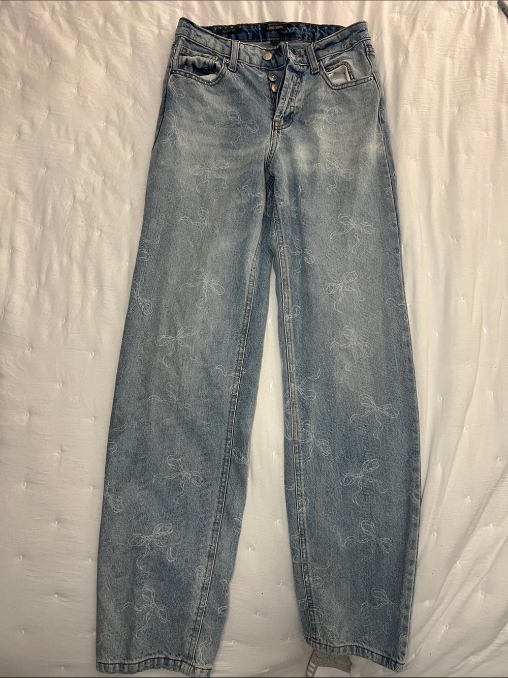 wild fable Light Wash Wide-Leg Jeans with Subtle Embroidered Detail. Beauty Bows